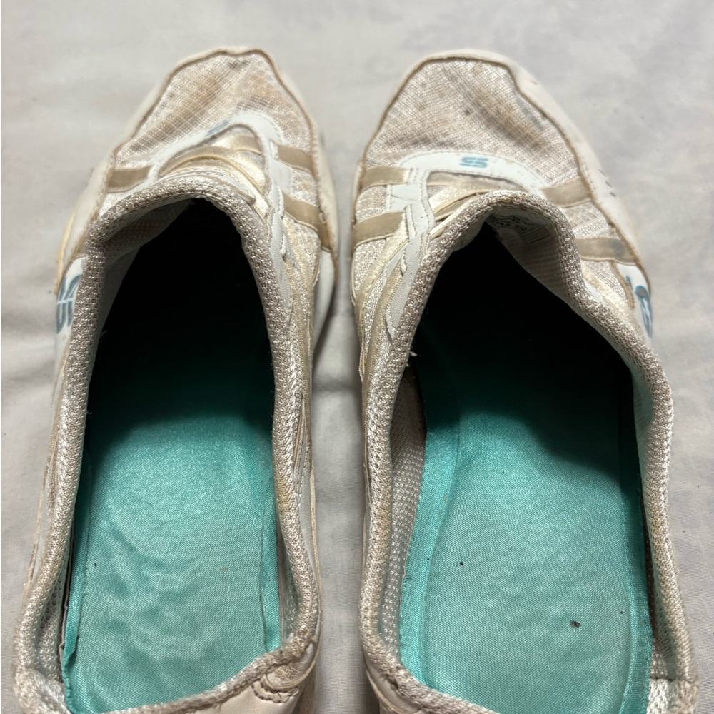 Skechers Women's White and Cream Casual Shoes - Picture 4 of 6